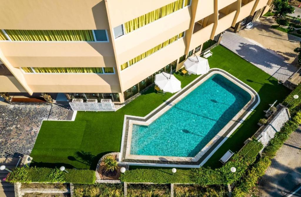 Bangsaen Villa Hotel Extérieur photo