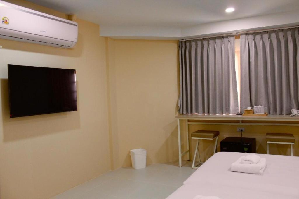 Bangsaen Villa Hotel Extérieur photo
