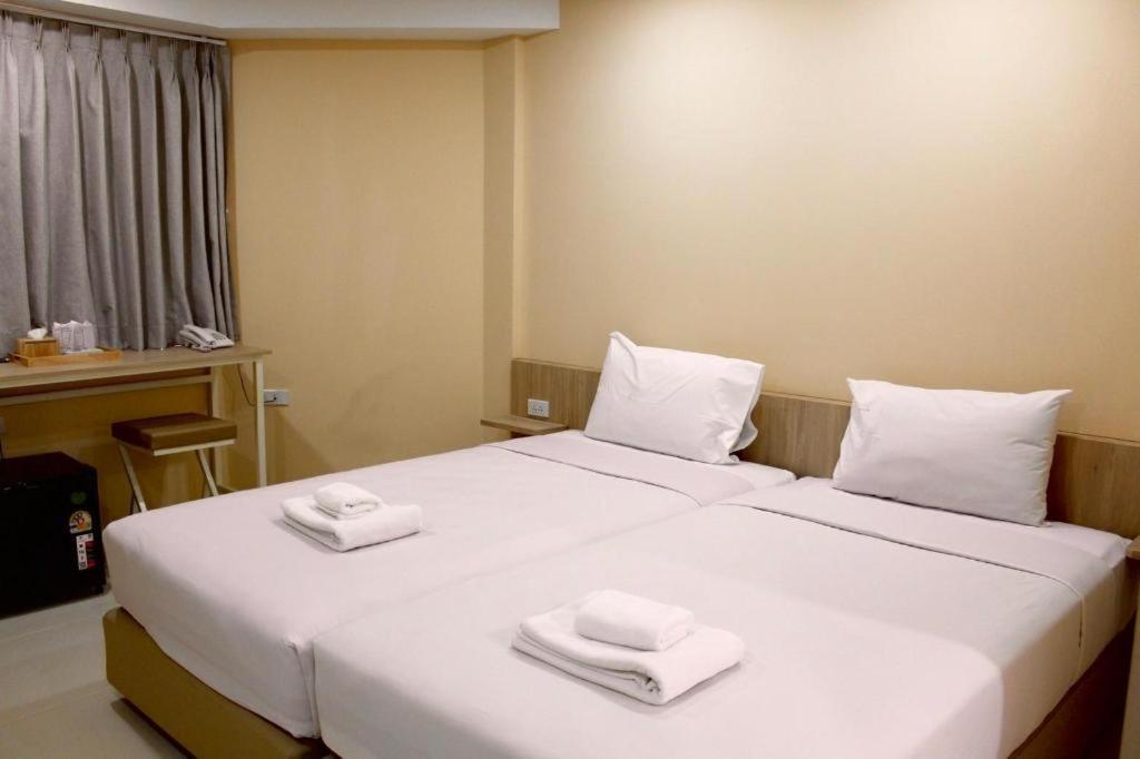 Bangsaen Villa Hotel Extérieur photo