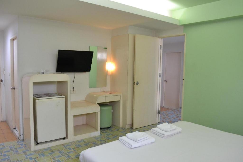 Bangsaen Villa Hotel Extérieur photo