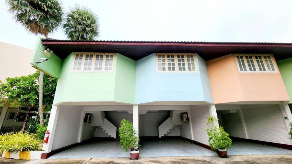 Bangsaen Villa Hotel Extérieur photo